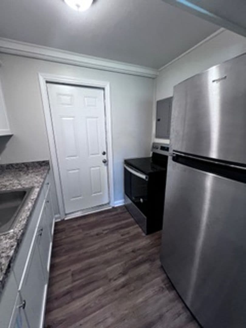 Oak Ridge Townhome: 221 West Fairview Road
