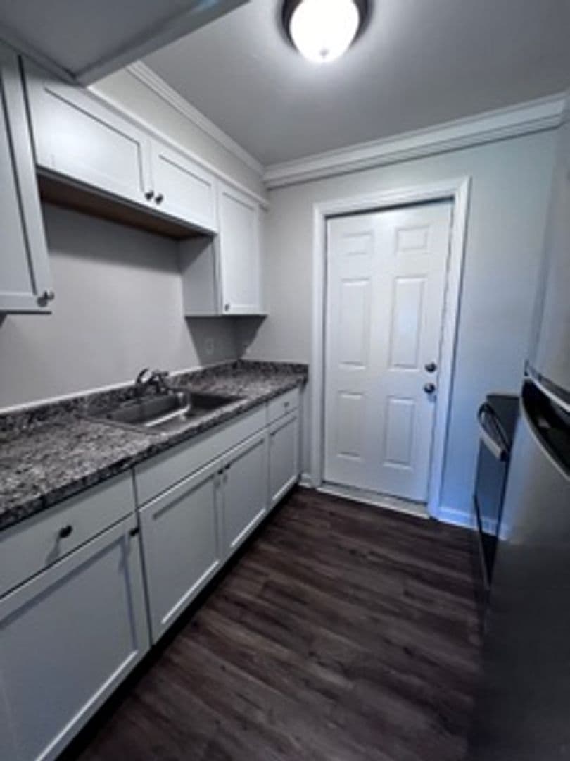 Oak Ridge Townhome: 221 West Fairview Road