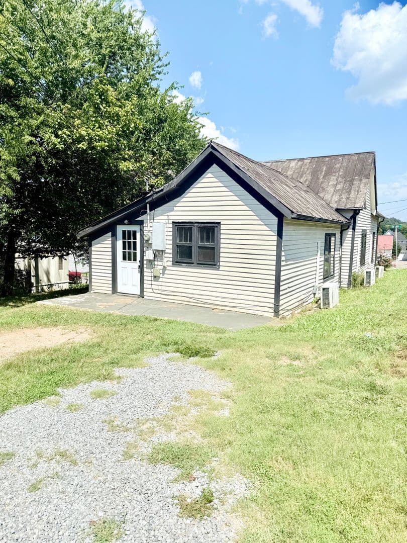 Loudon House: 1116 Freedman Street