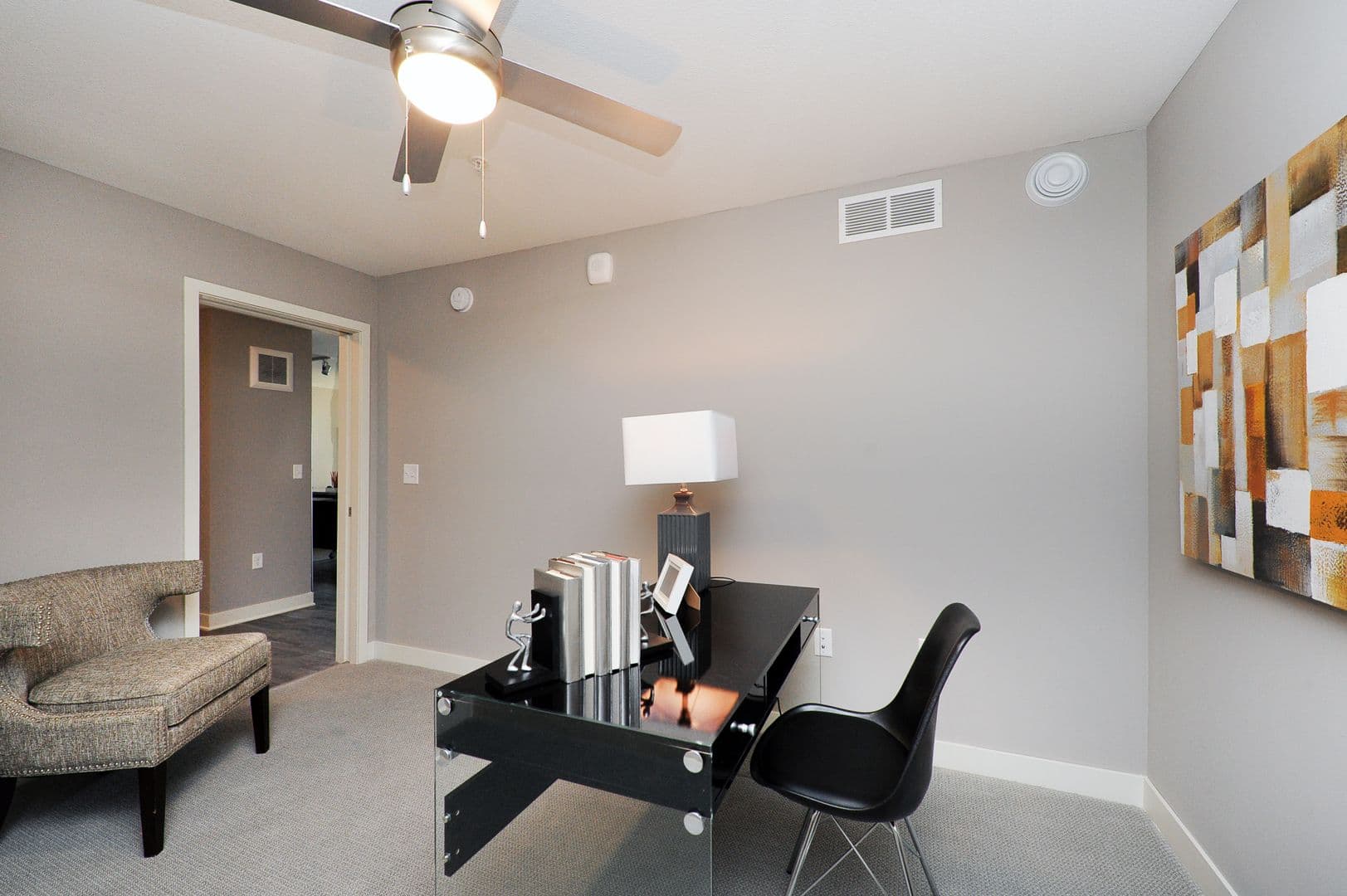 Minneapolis Apartment: 815 SE 9th Ave