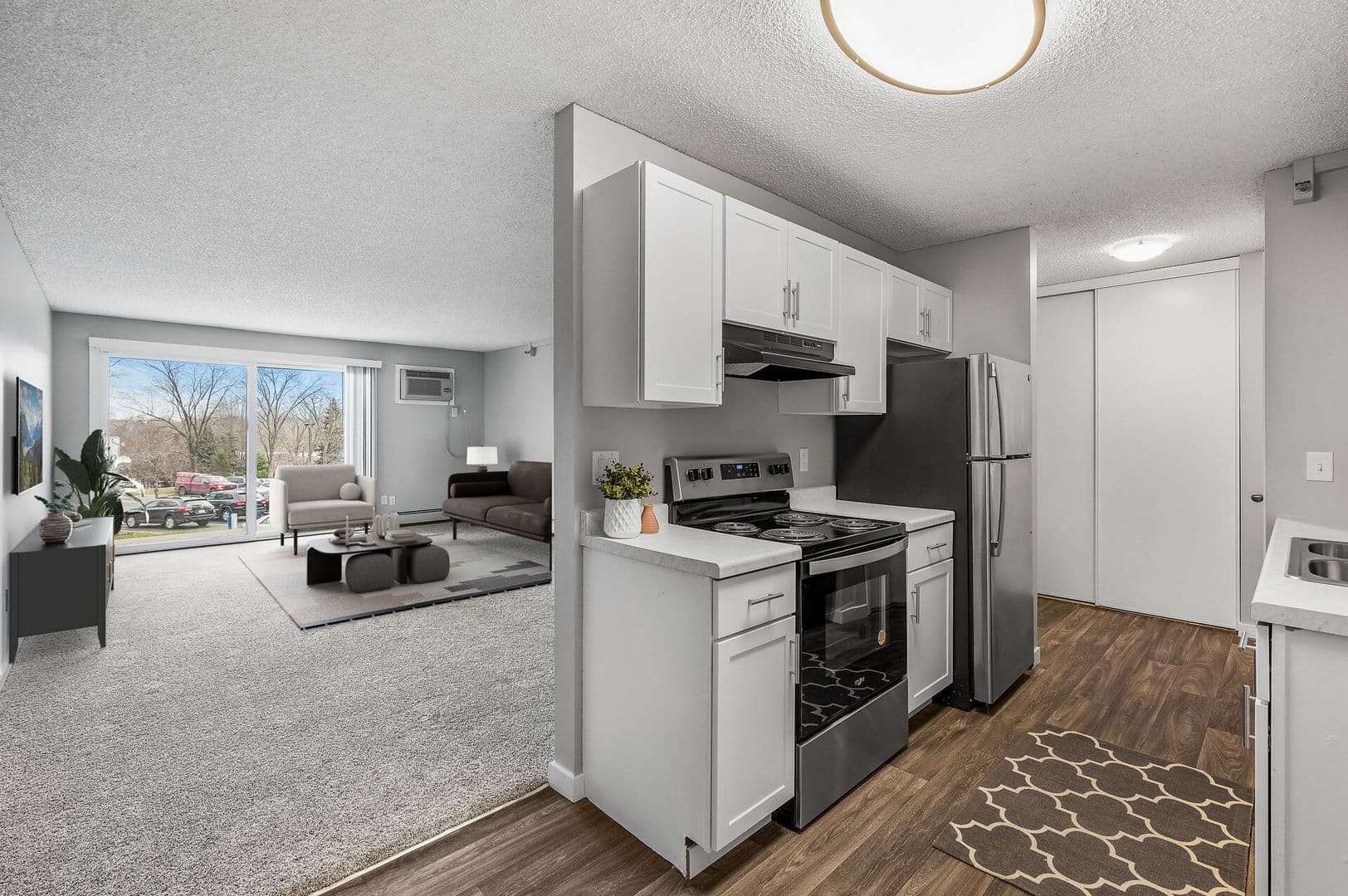 Little Canada Apartment: 165 County Road B2 East
