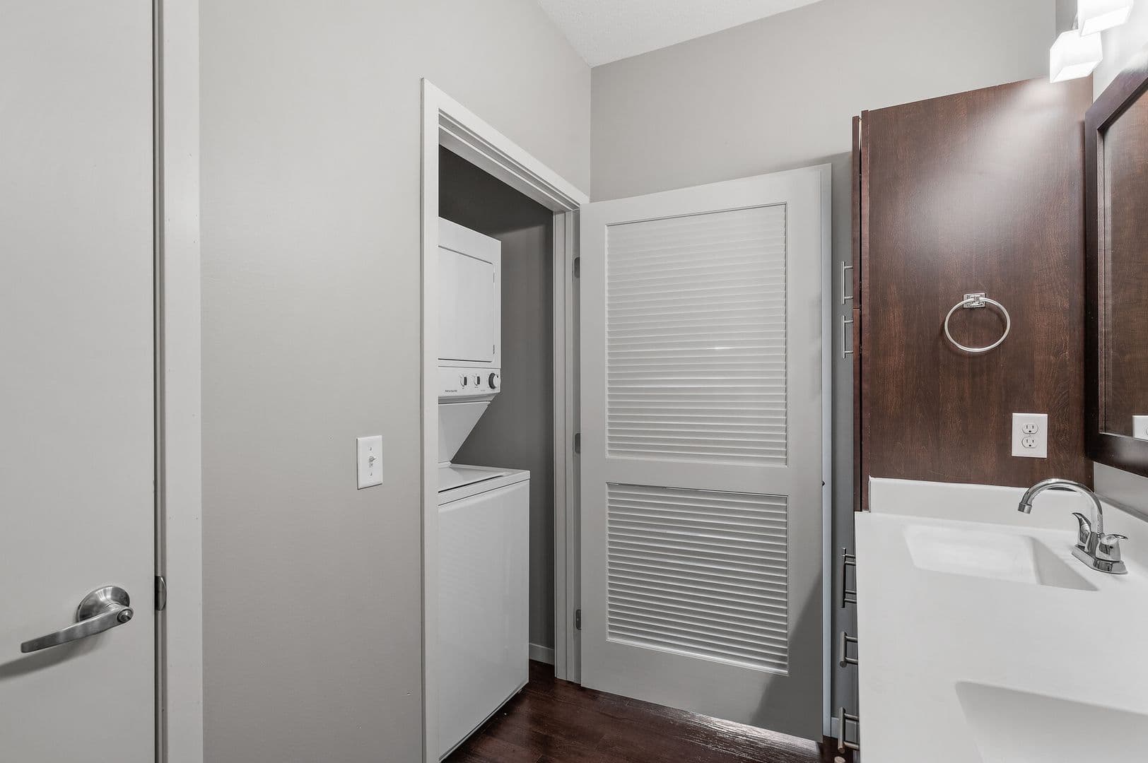St Louis Park Apartment: 5310 West 16th Street