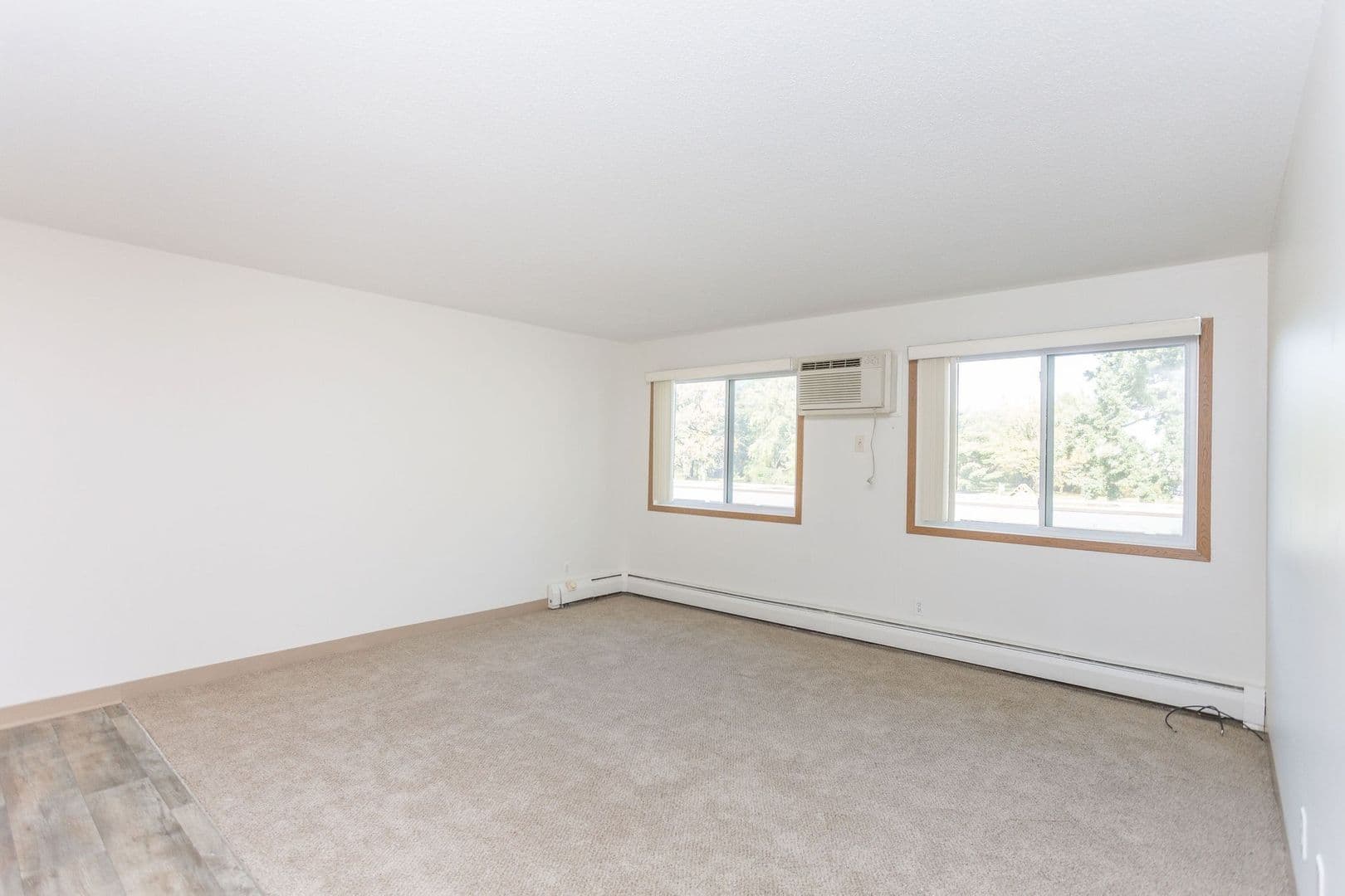 COON RAPIDS Apartment: 2400 109th AVE NW