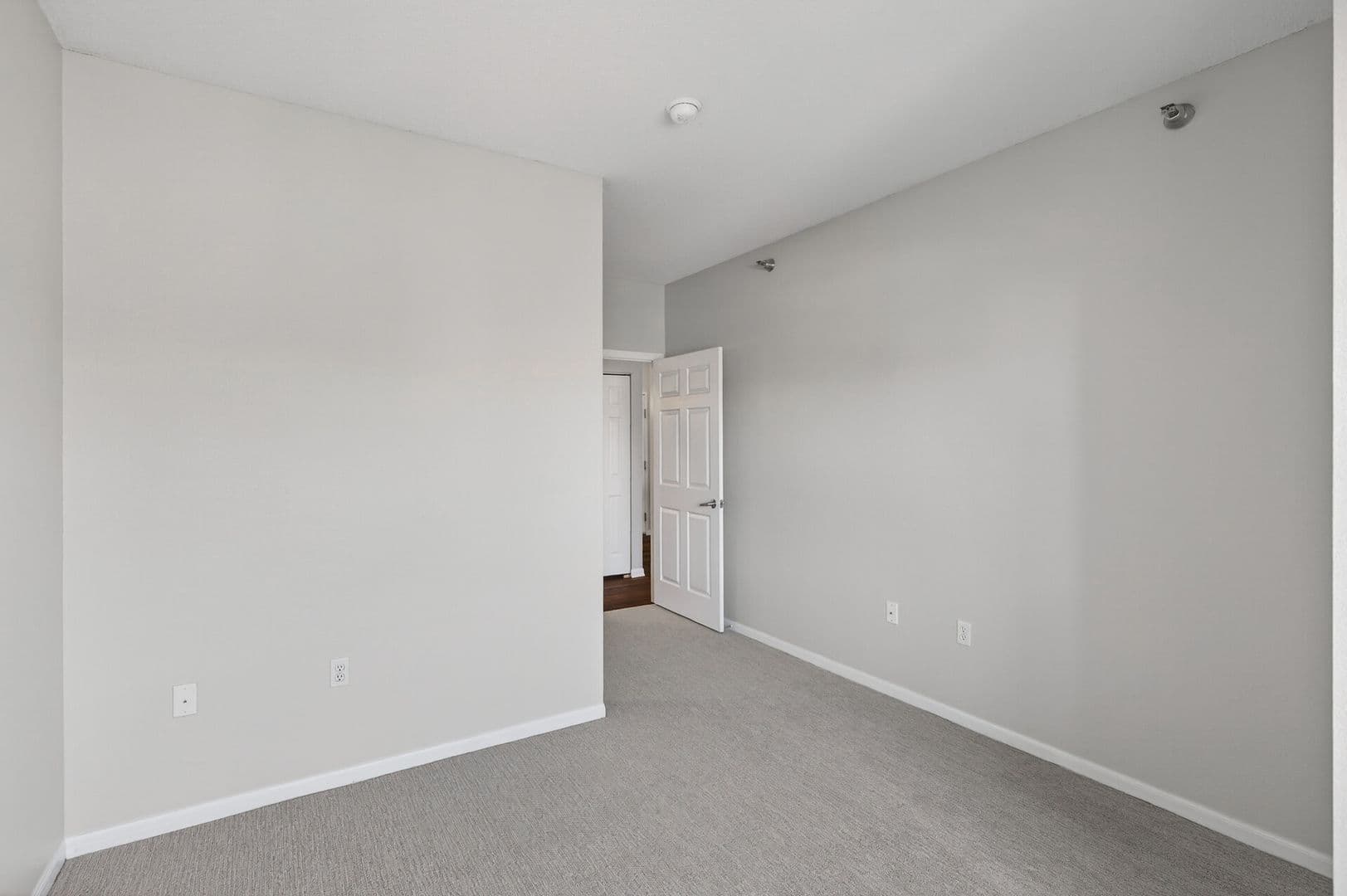 Chanhassen Apartment: 8260 Market Blvd