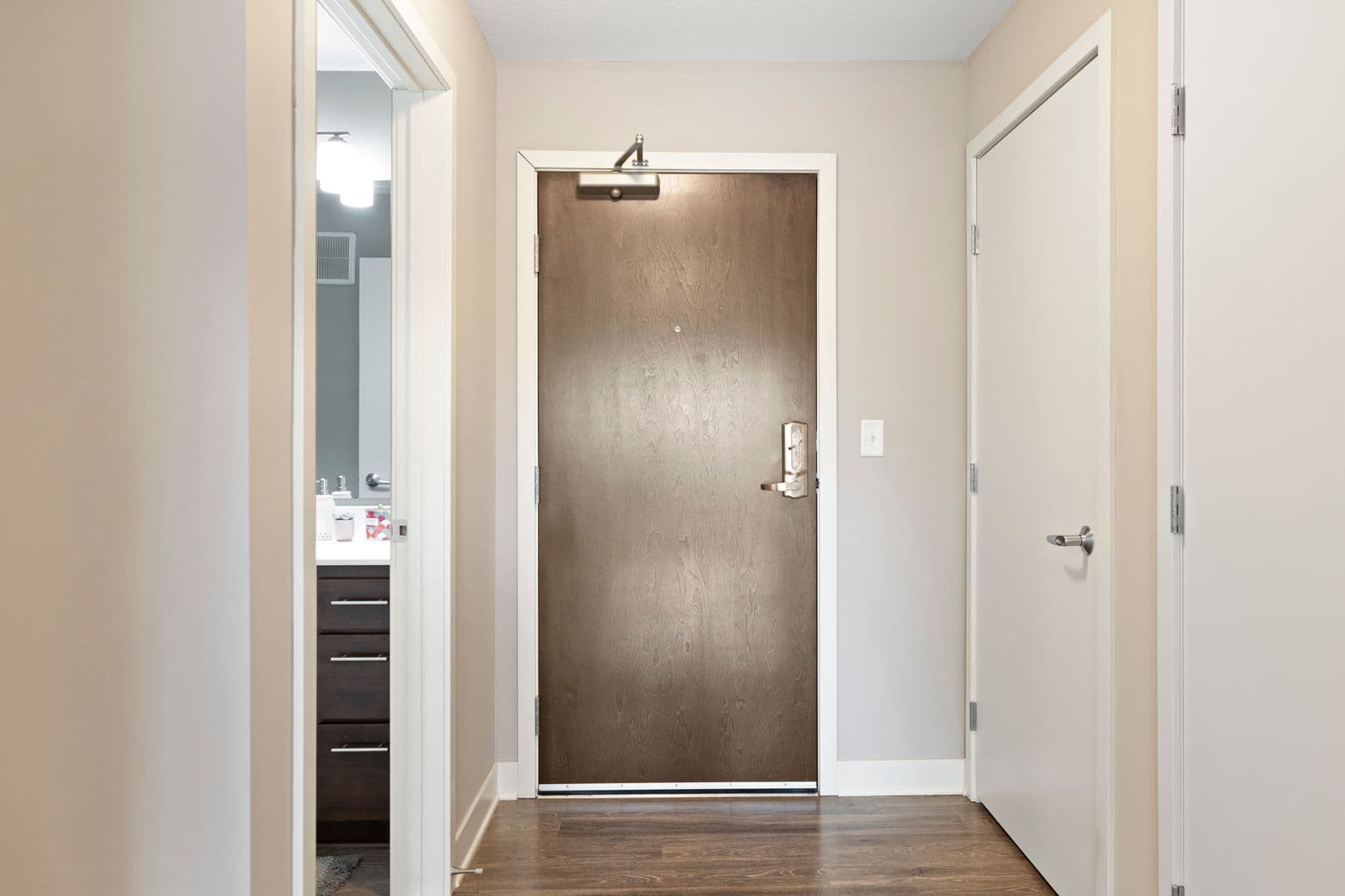 Minneapolis Apartment: 815 SE 9th Ave