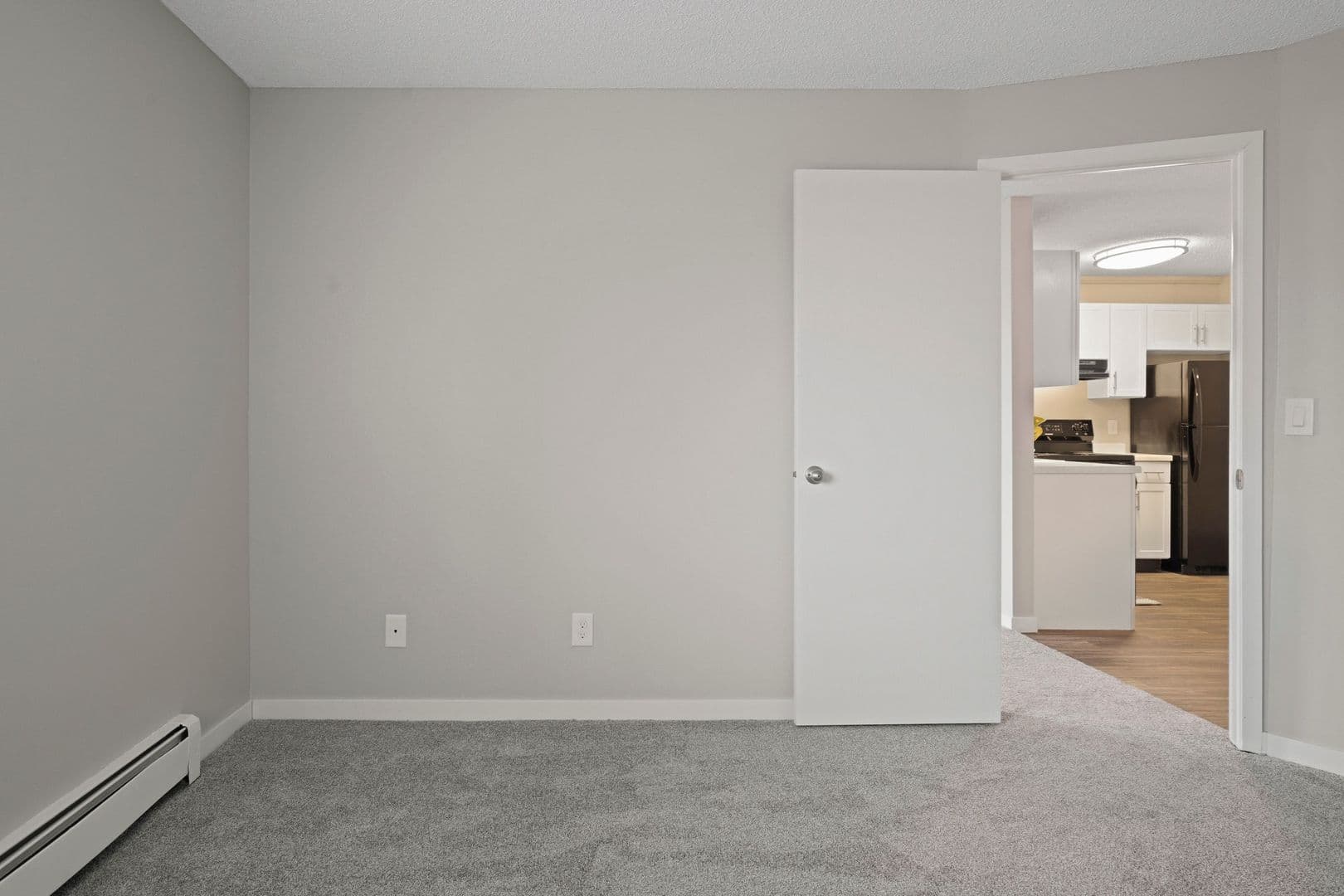 Little Canada Apartment: 165 County Road B2 East