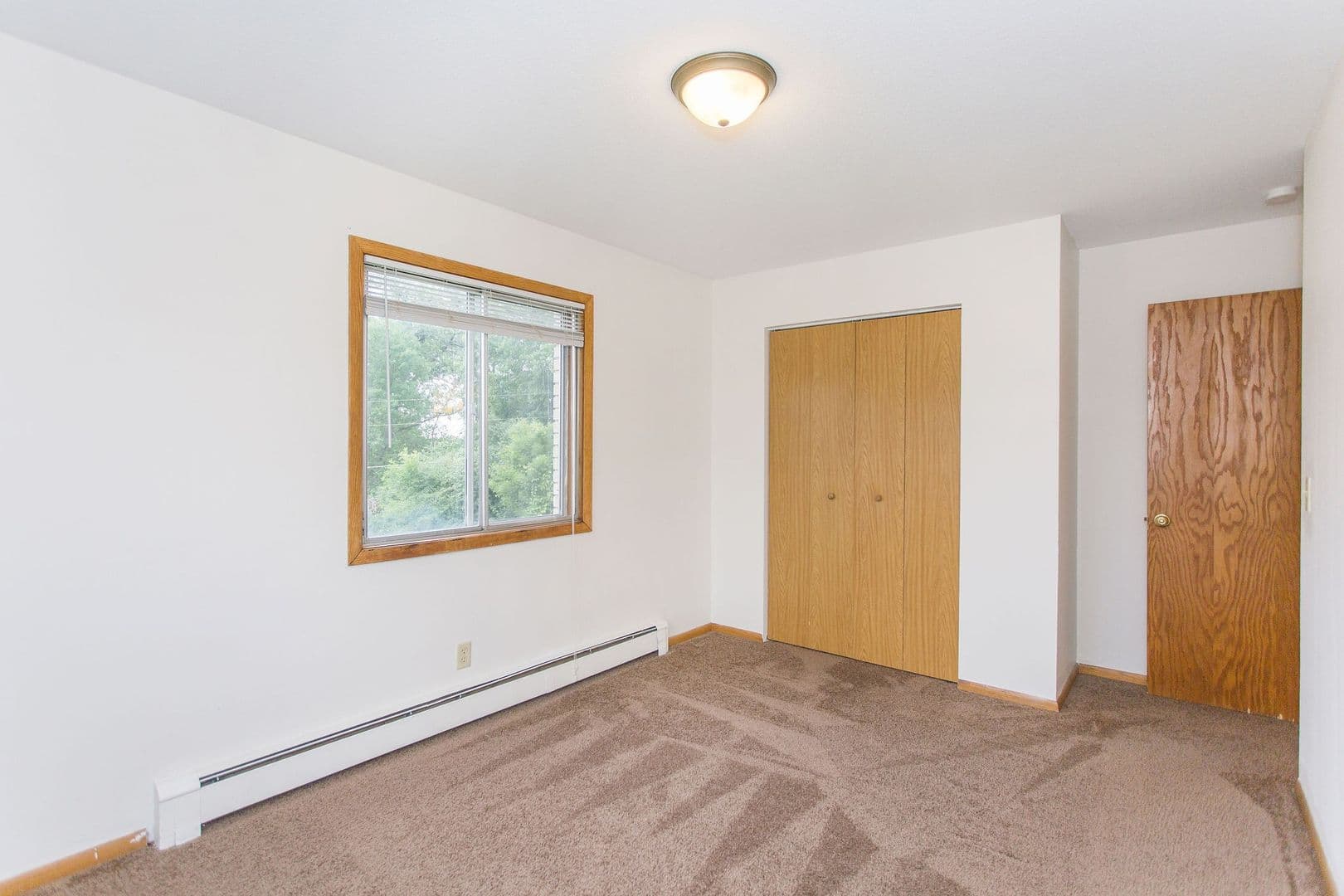 Stillwater Apartment: 14847 60th Street North