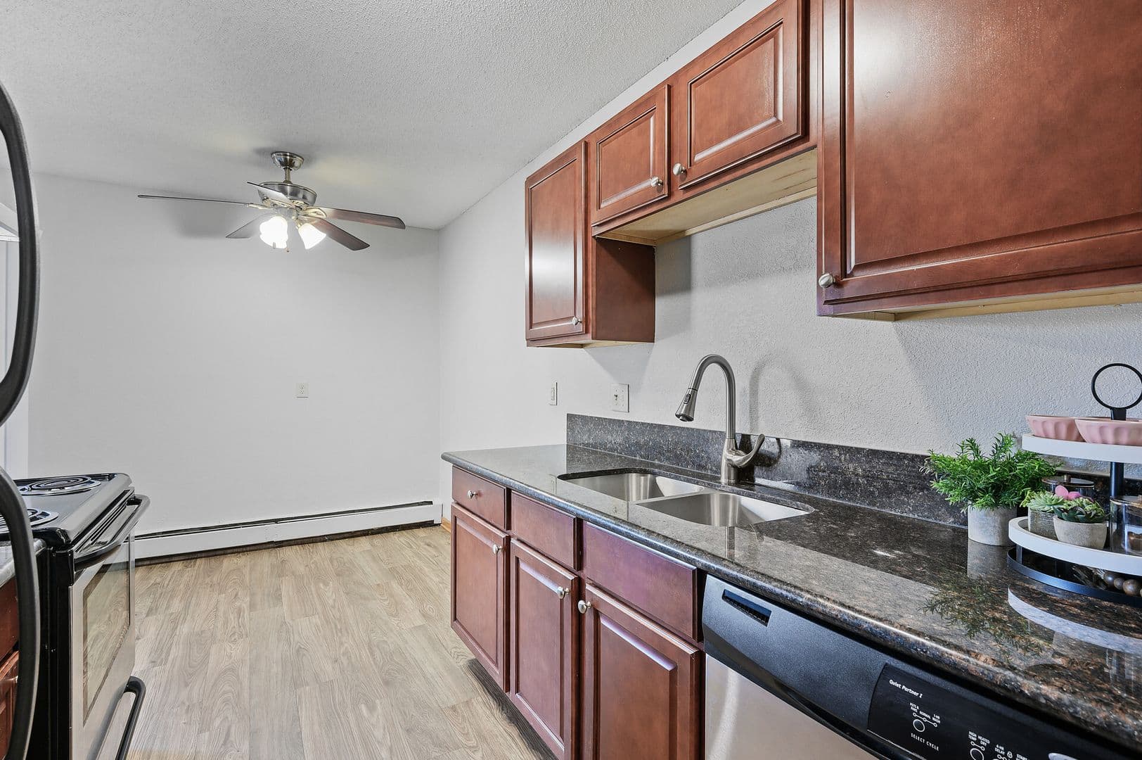 Burnsville Apartment: 12911 County Road 5