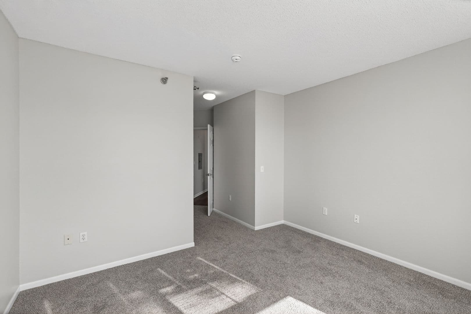 Chanhassen Apartment: 8260 Market Blvd