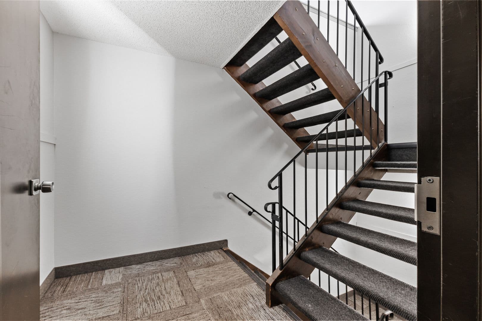 Burnsville Apartment: Cedar Valley Apartments