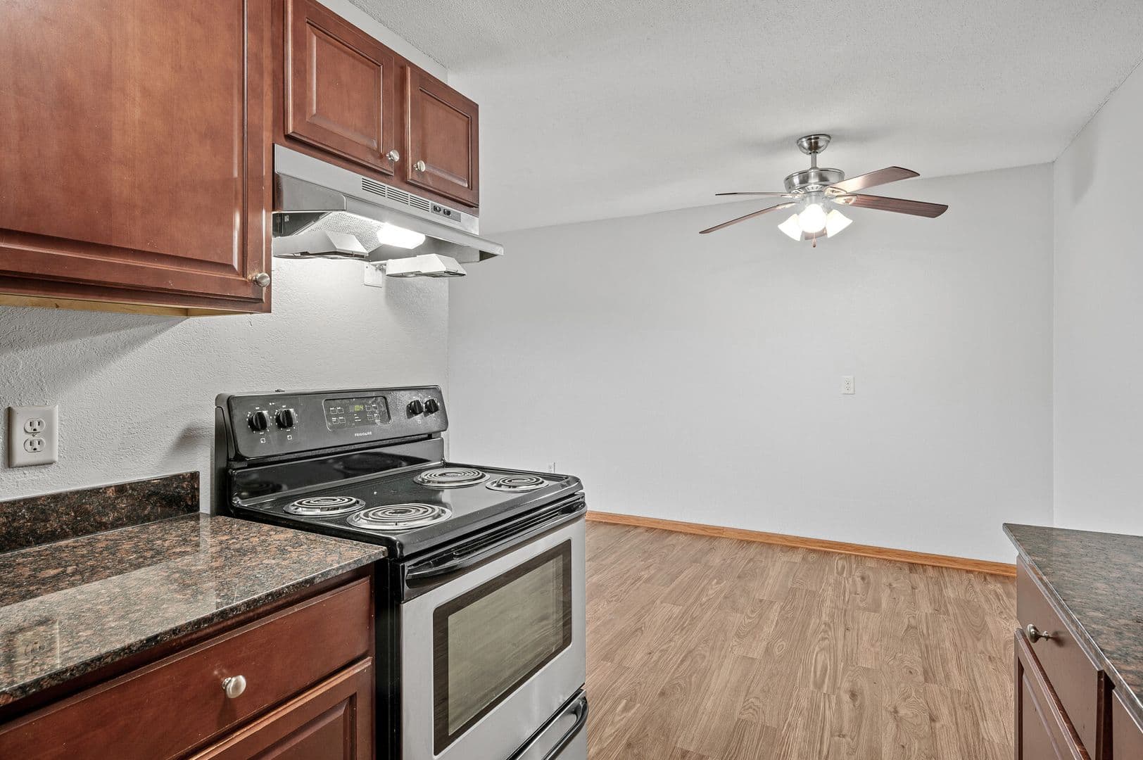 Burnsville Apartment: 12911 County Road 5