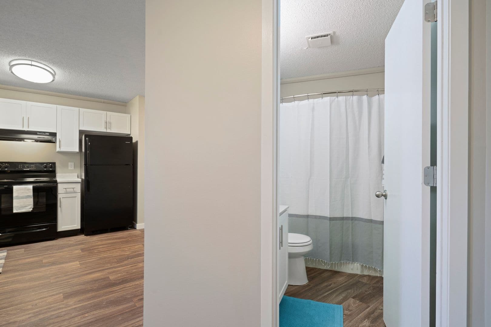 Little Canada Apartment: 165 County Road B2 East