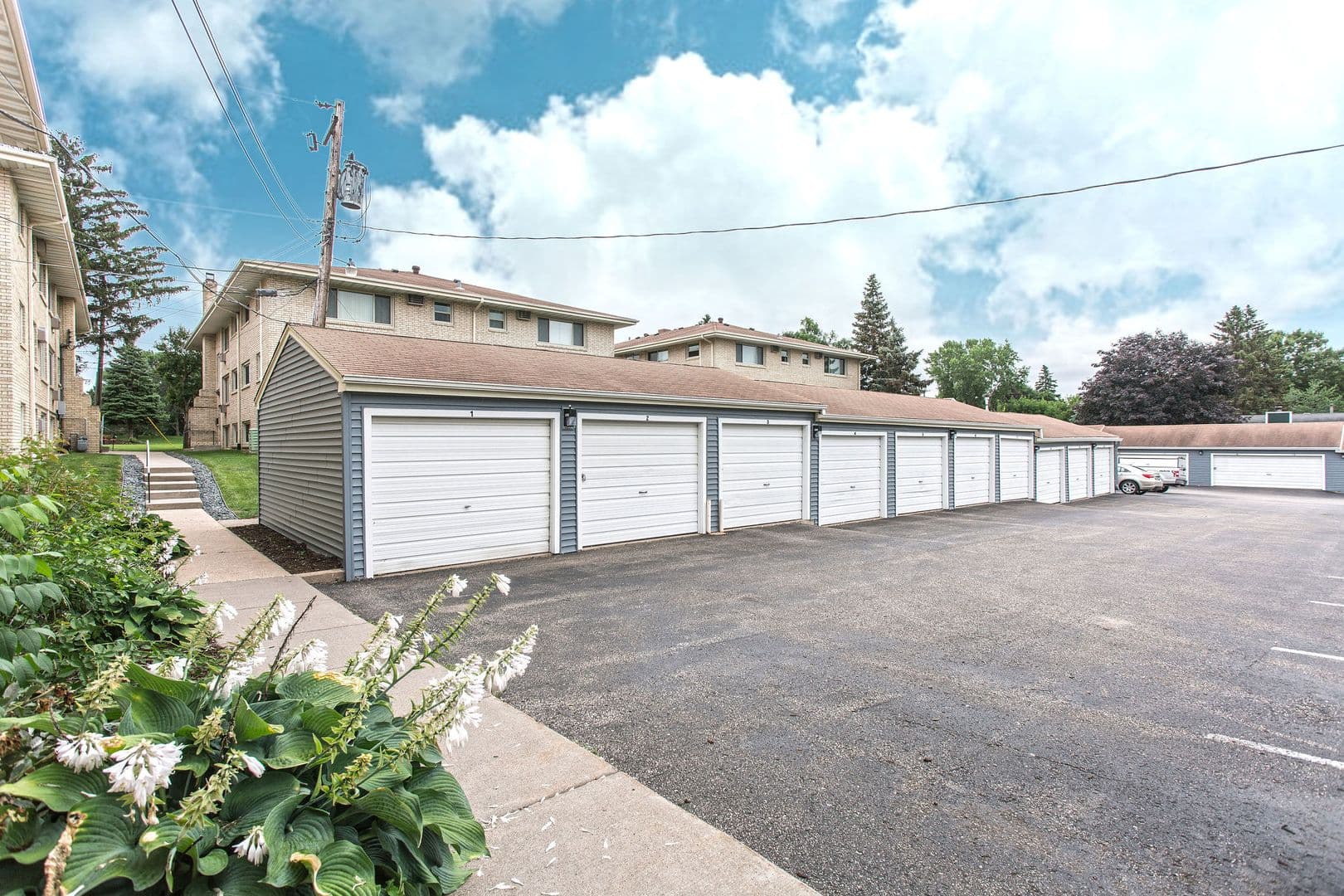 St Paul Apartment: 2244 Minnehaha Ave East