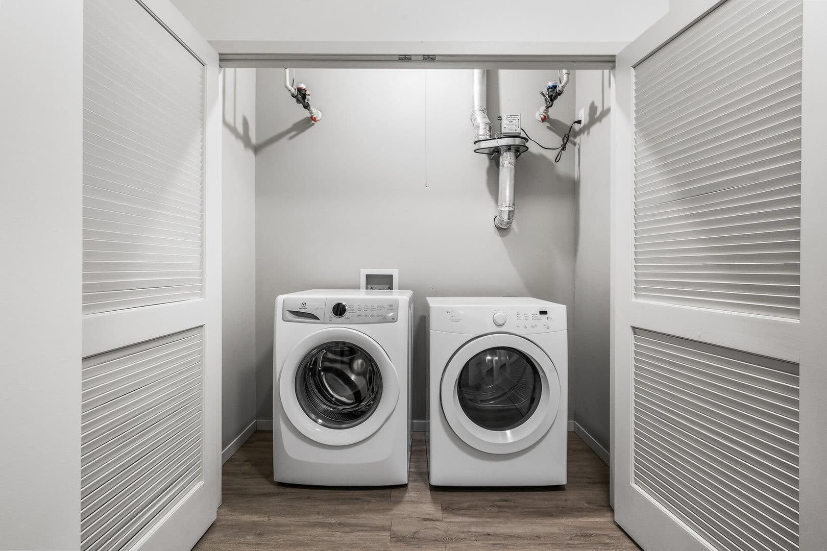 St Louis Park Apartment: 5310 West 16th Street