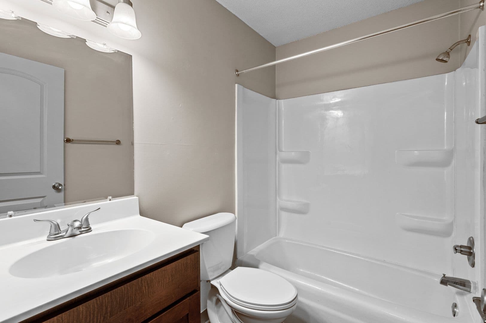 Burnsville Apartment: Cedar Valley Apartments
