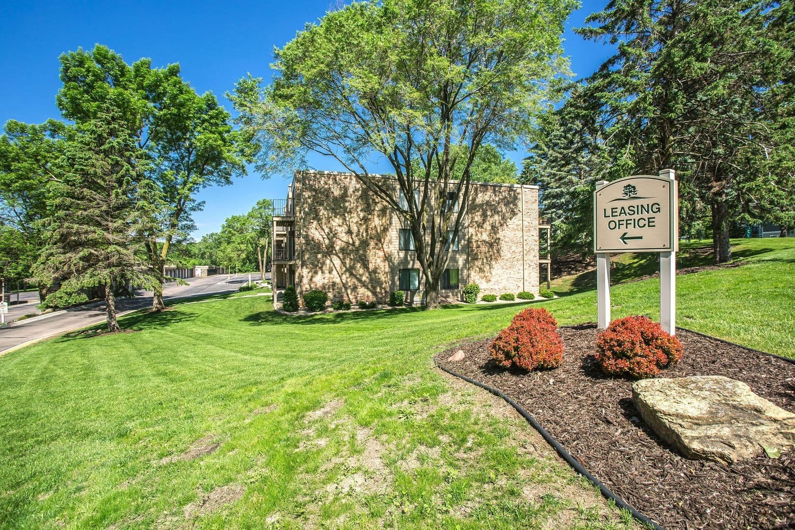 Burnsville Apartment: Cedar Valley Apartments