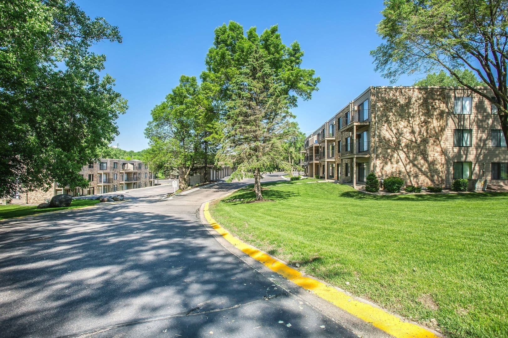 Burnsville Apartment: Cedar Valley Apartments