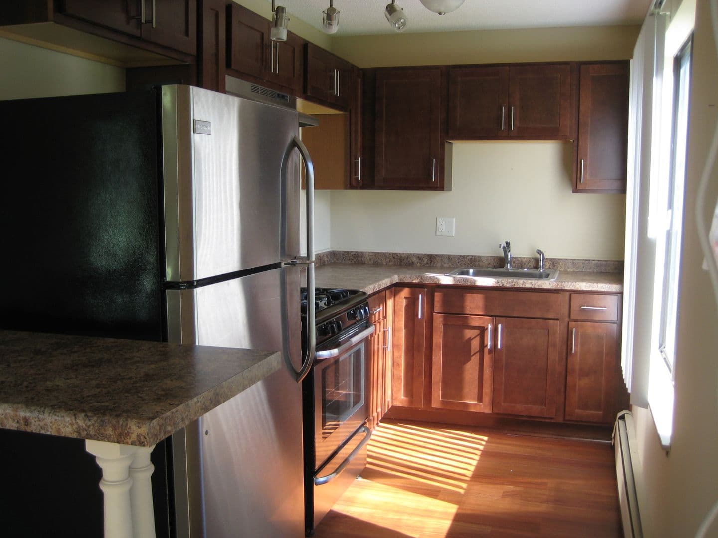 Burnsville Apartment: Cedar Valley Apartments