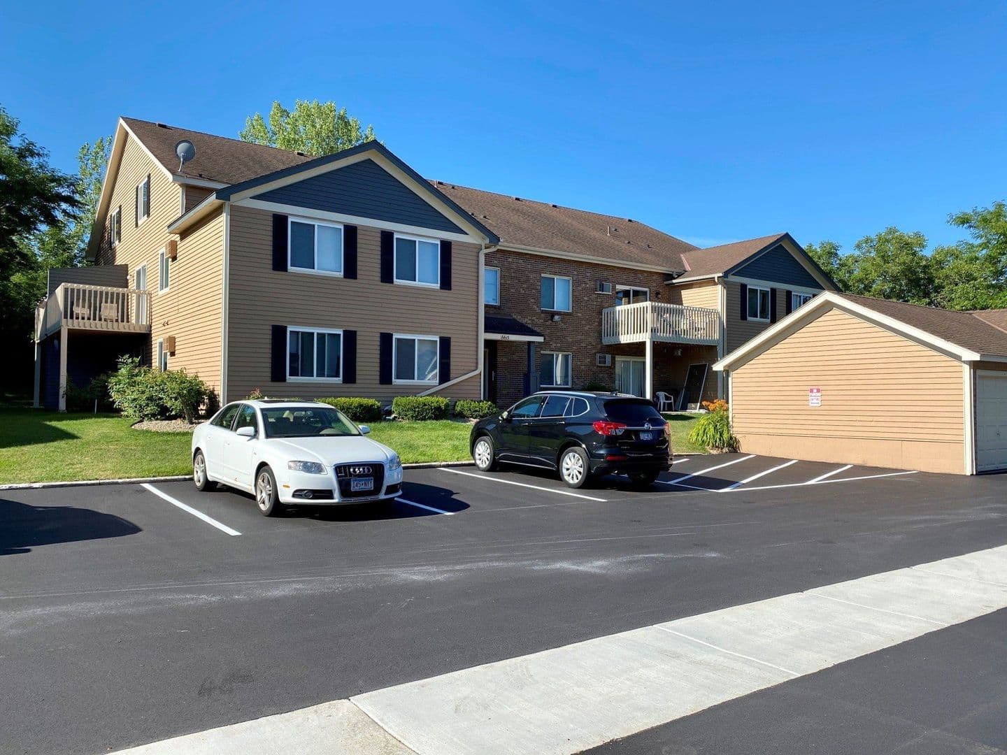 Prior Lake Apartment: 16615 Five Hawks Ave SE