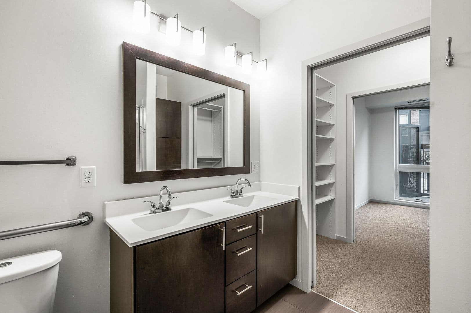 St Louis Park Apartment: 5310 West 16th Street