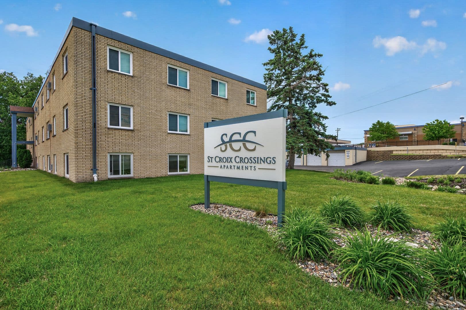 Stillwater Apartment: 14847 60th Street North