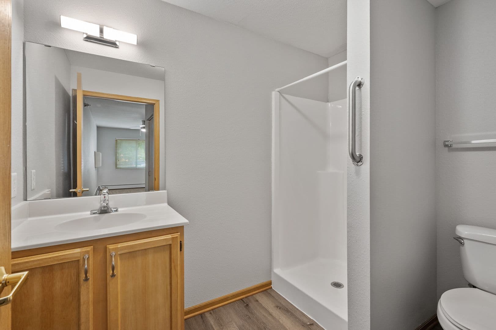 Prior Lake Apartment: 16535 Tranquility Ct SE.