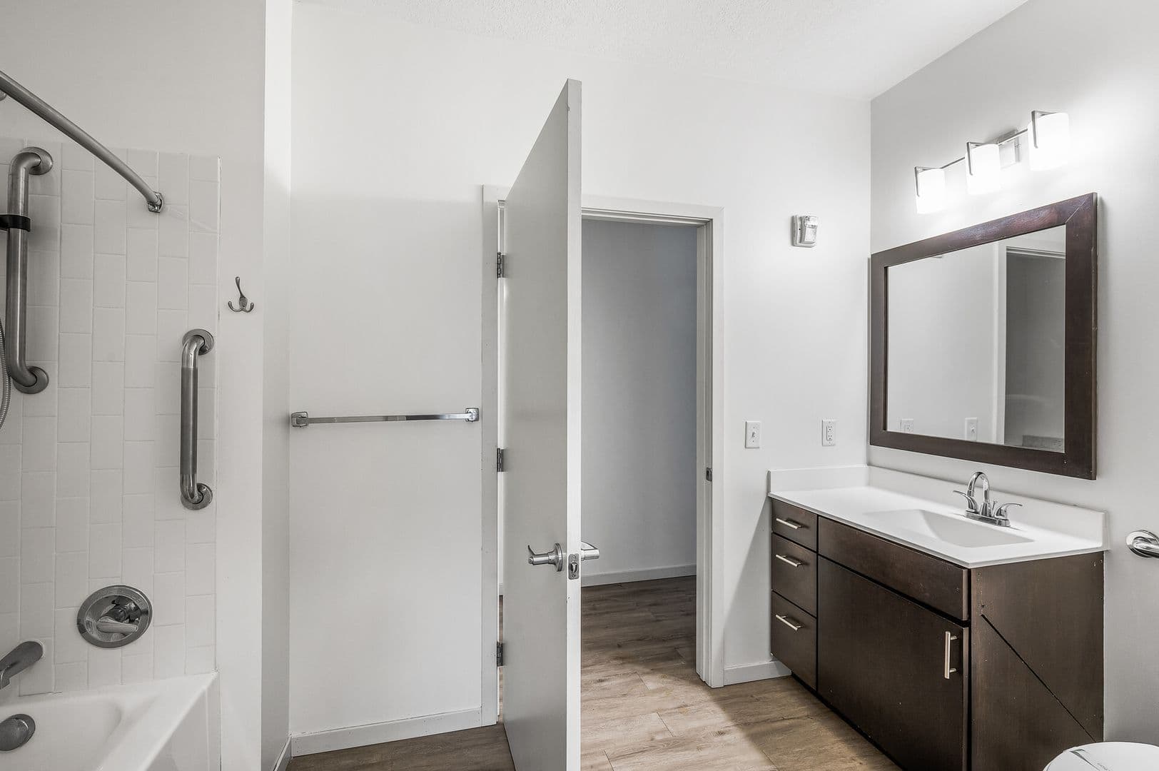 St Louis Park Apartment: 5310 West 16th Street
