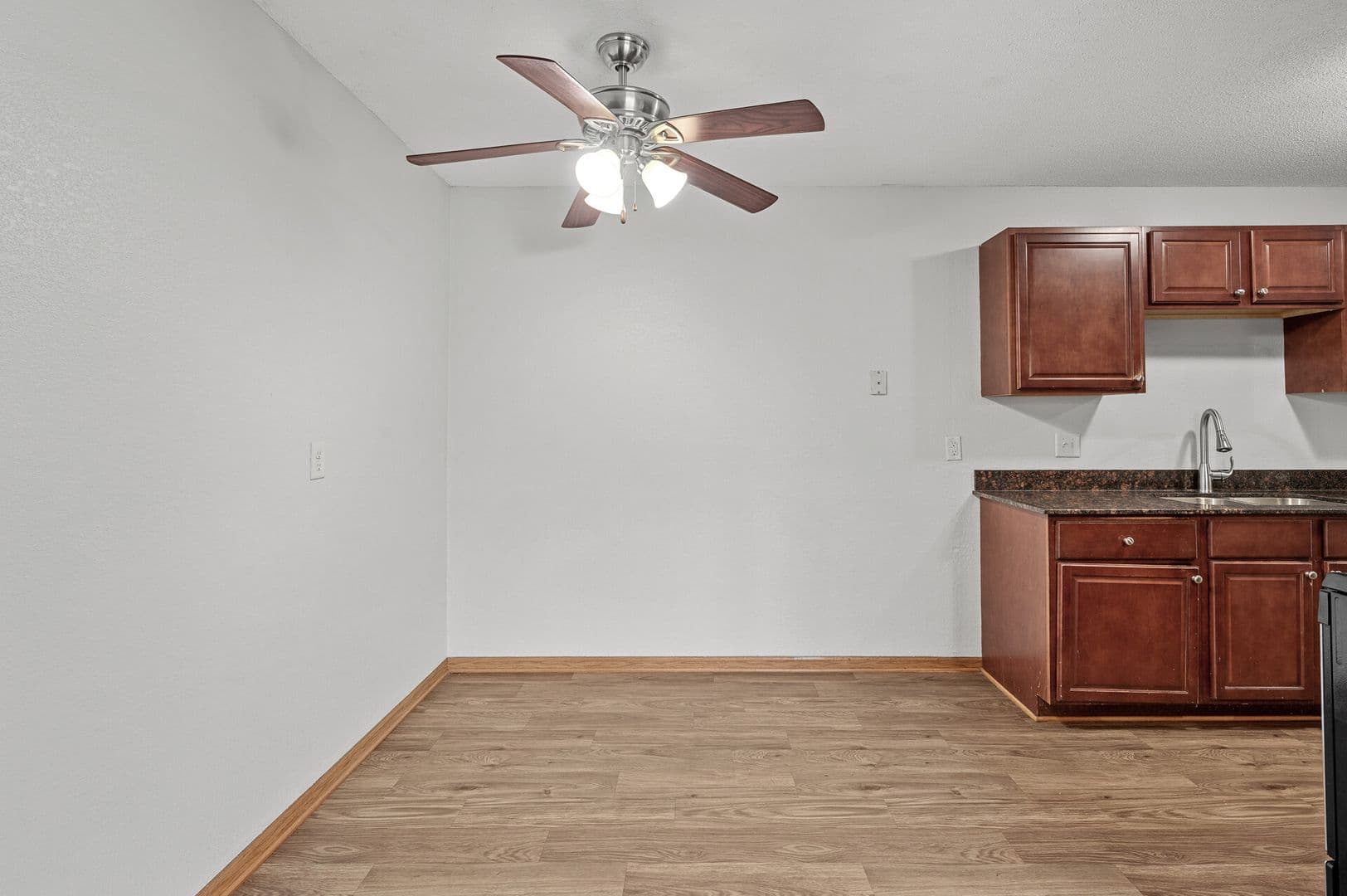 Burnsville Apartment: 12911 County Road 5