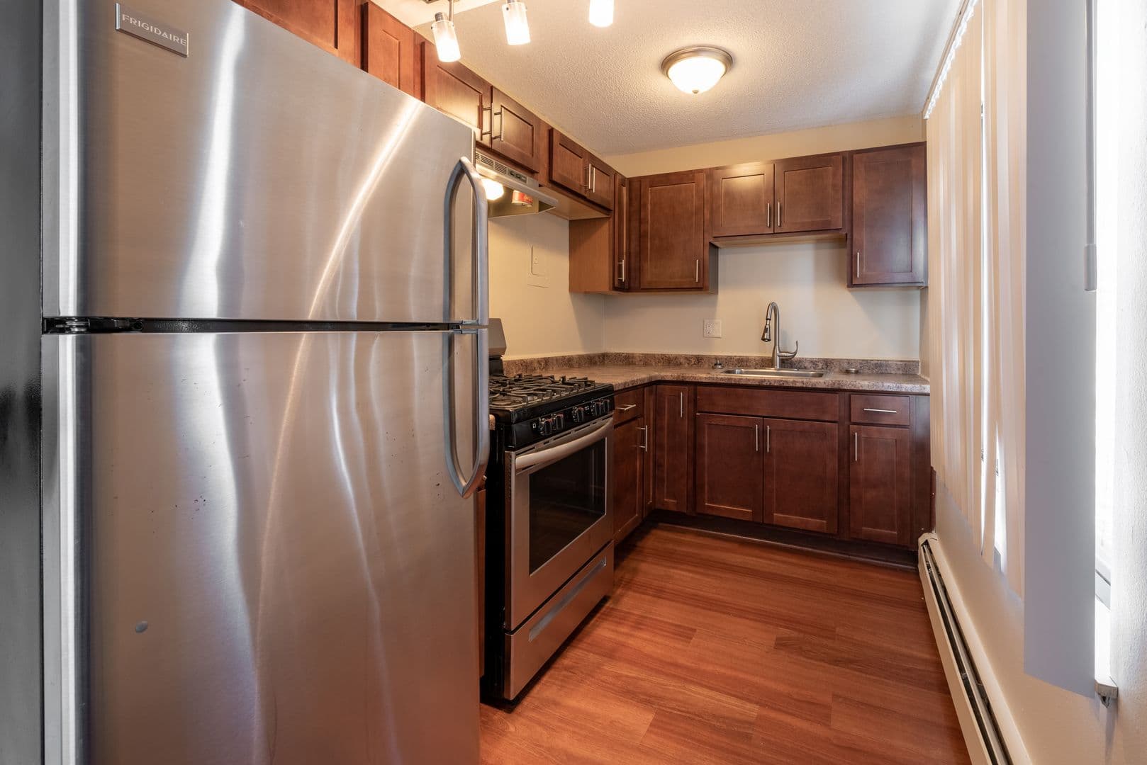 Burnsville Apartment: Cedar Valley Apartments