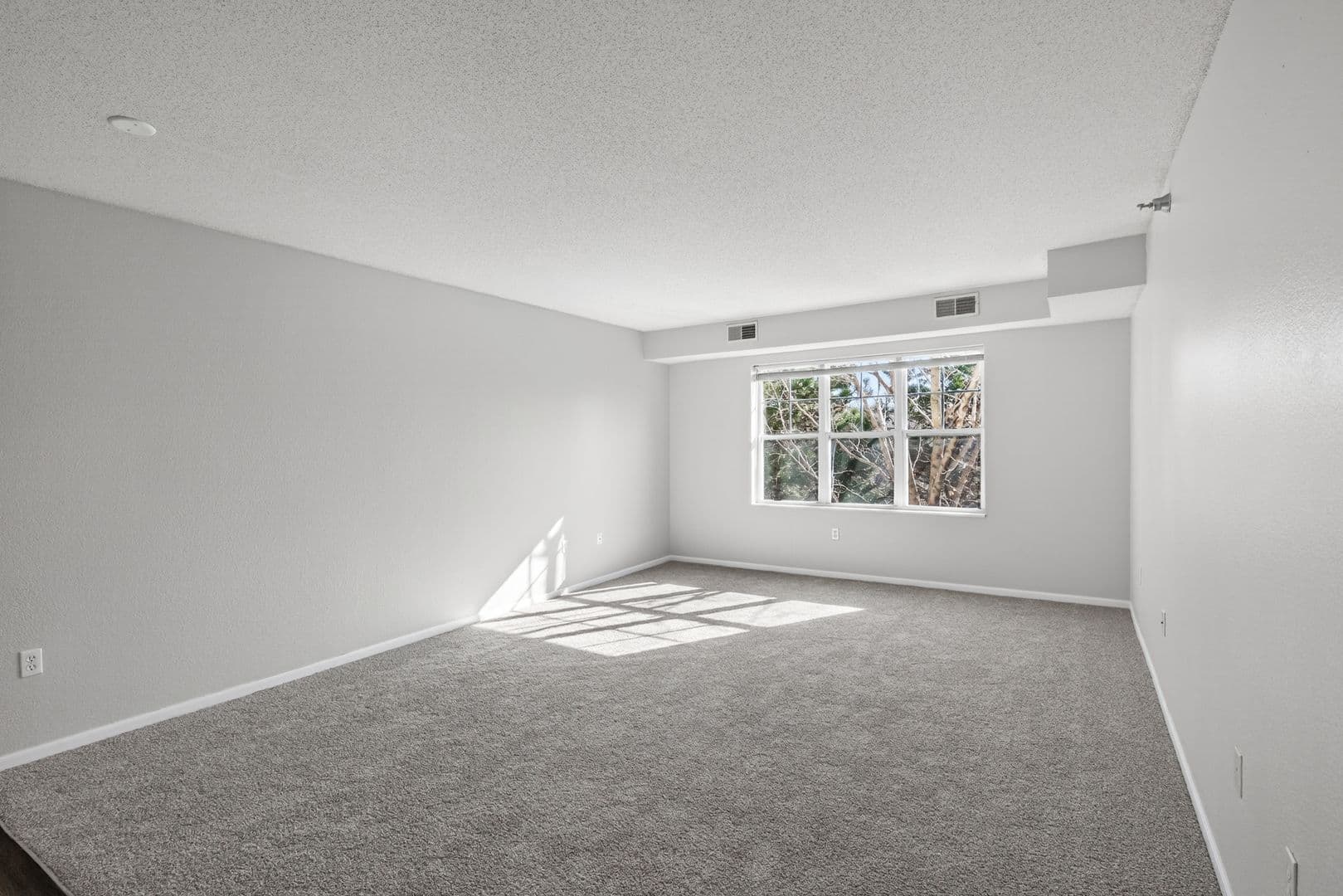 Chanhassen Apartment: 8260 Market Blvd