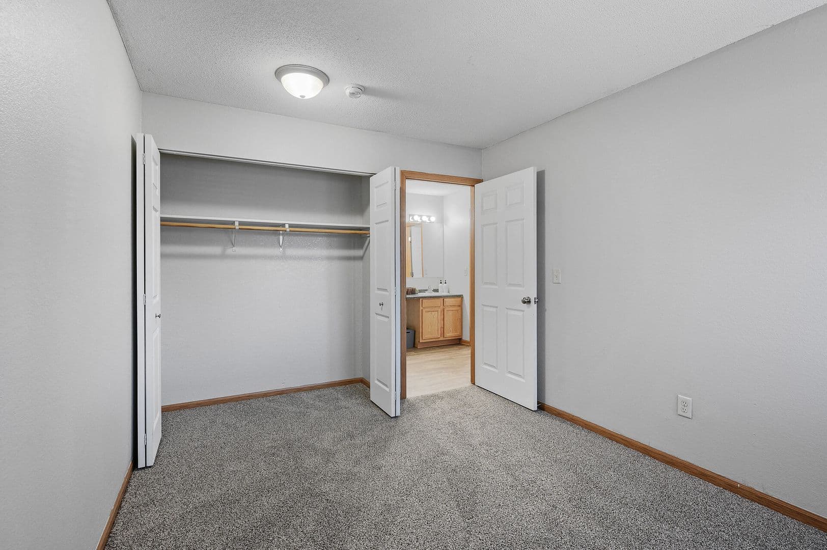 Burnsville Apartment: 12911 County Road 5