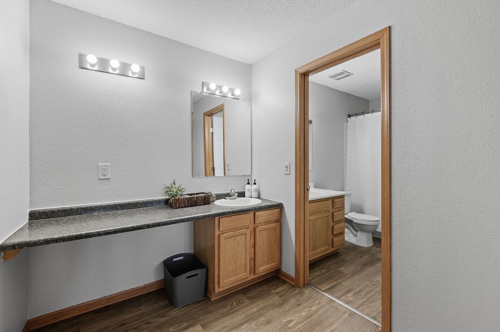 Burnsville Apartment: 12911 County Road 5