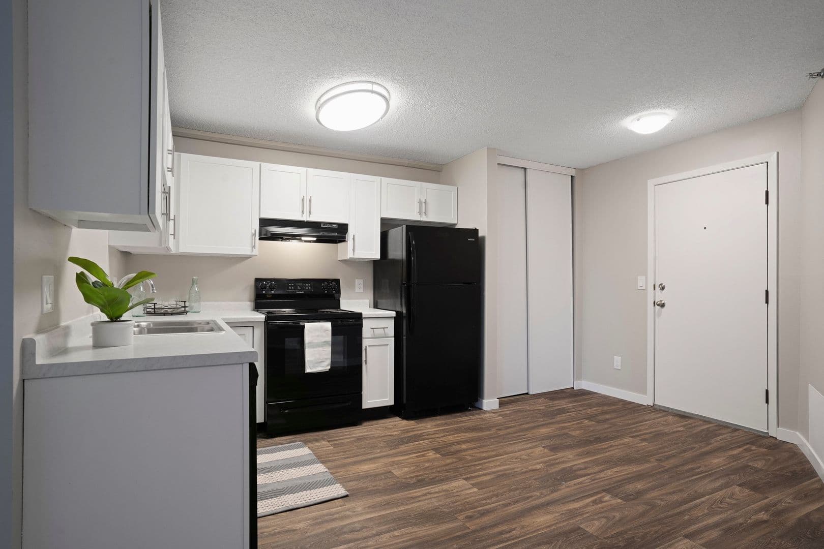 Little Canada Apartment: 165 County Road B2 East