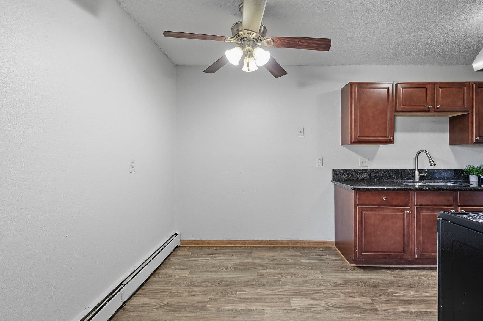 Burnsville Apartment: 12911 County Road 5
