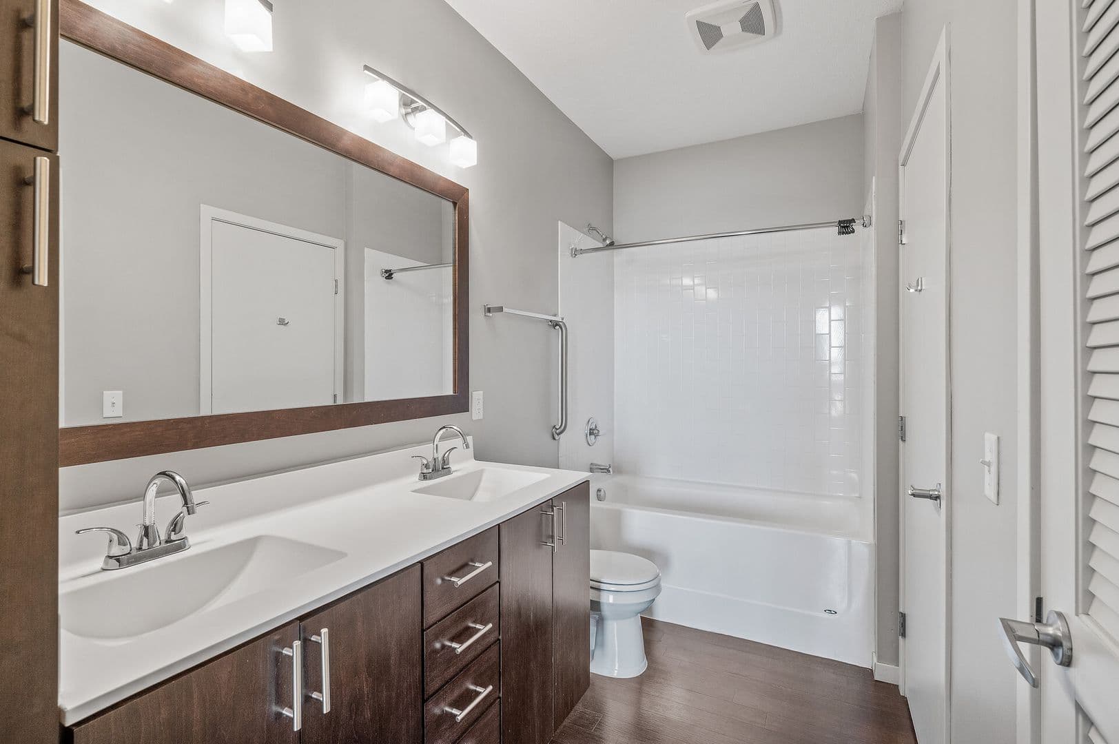 St Louis Park Apartment: 5310 West 16th Street