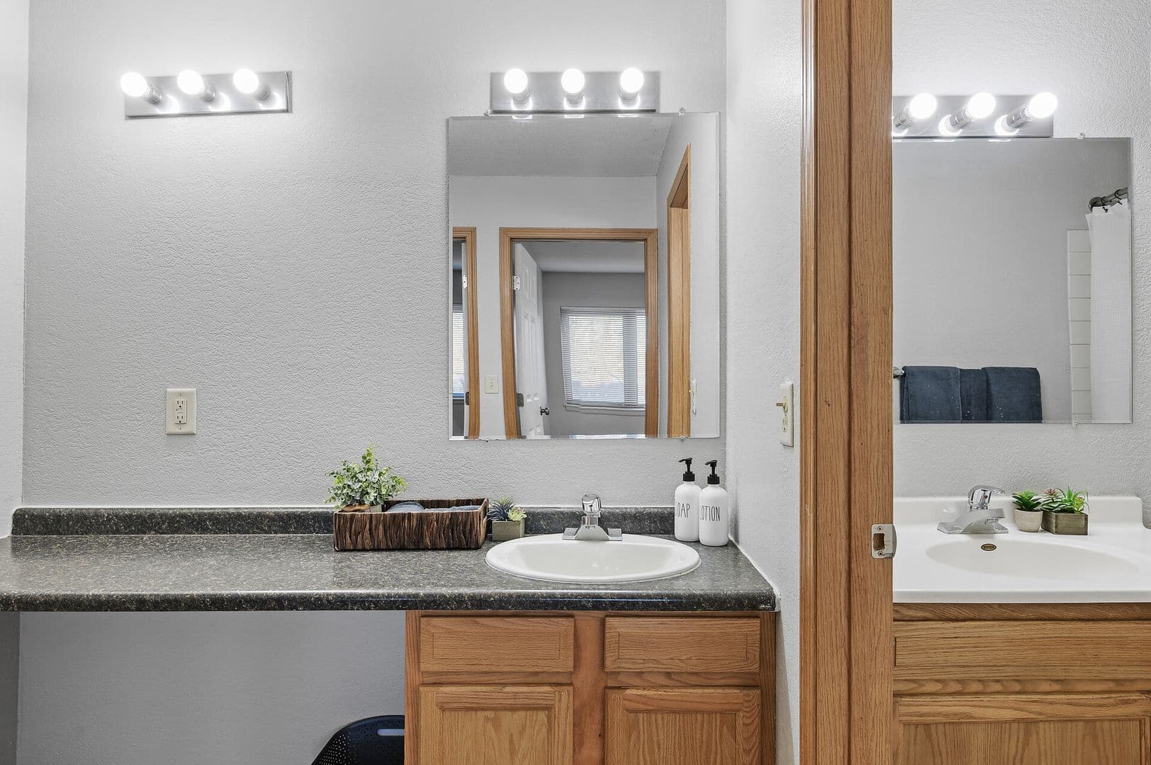 Burnsville Apartment: 12911 County Road 5