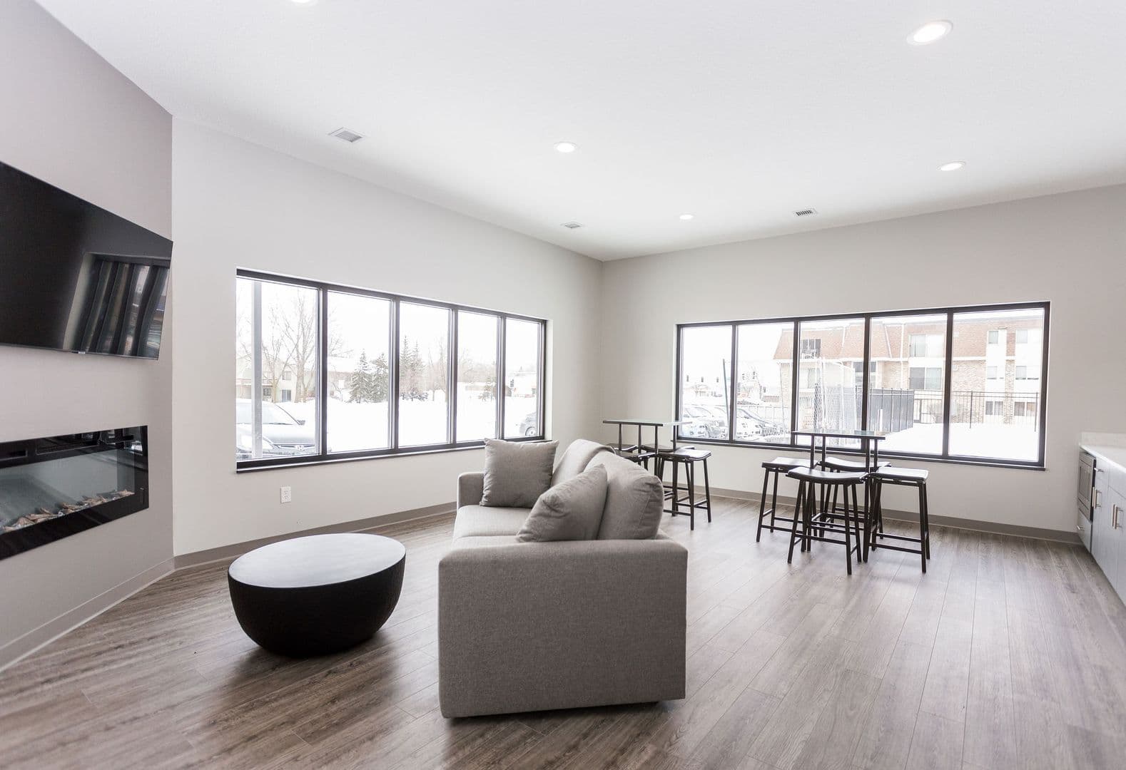Burnsville Apartment: 12911 County Road 5