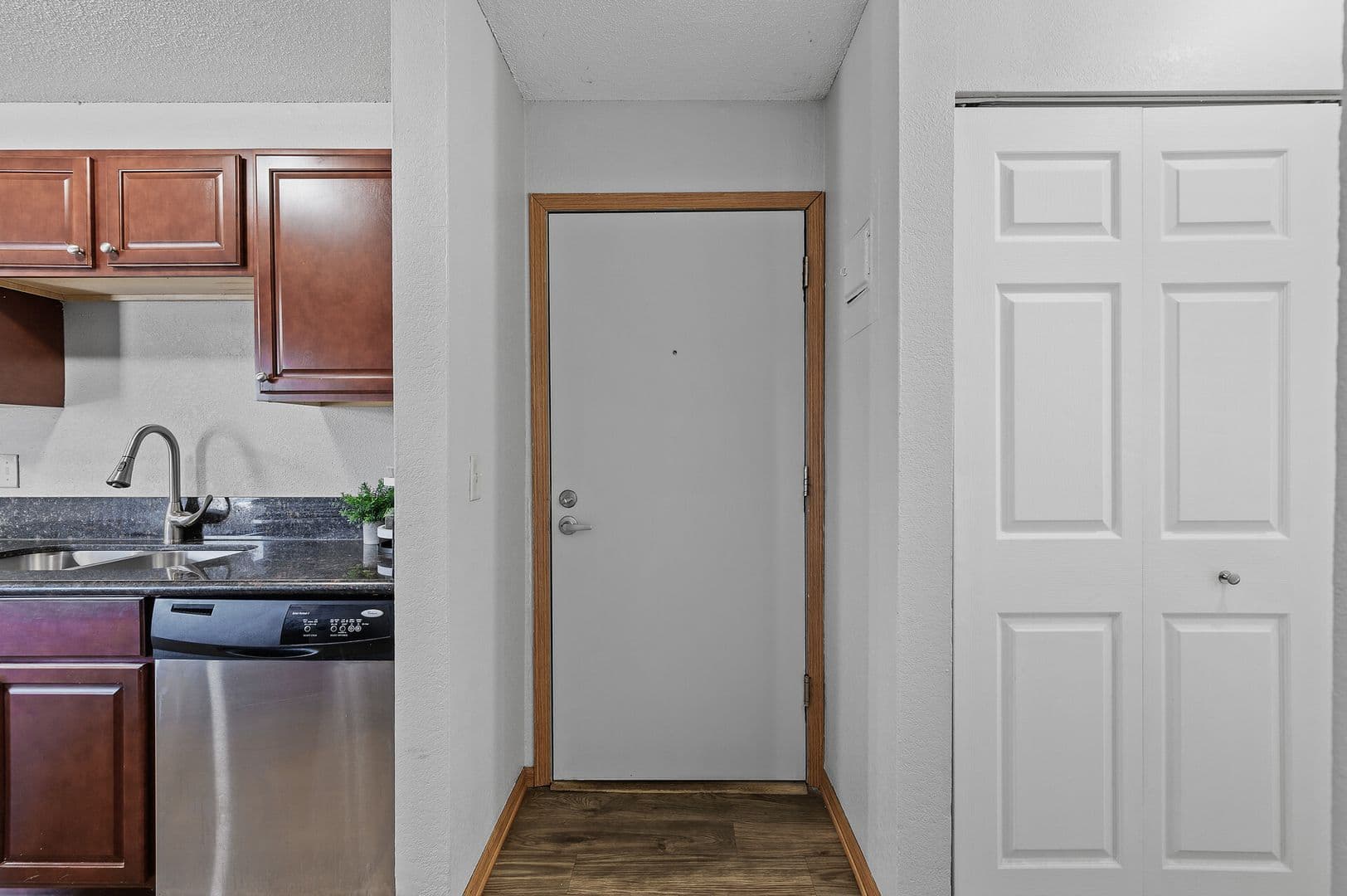 Burnsville Apartment: 12911 County Road 5