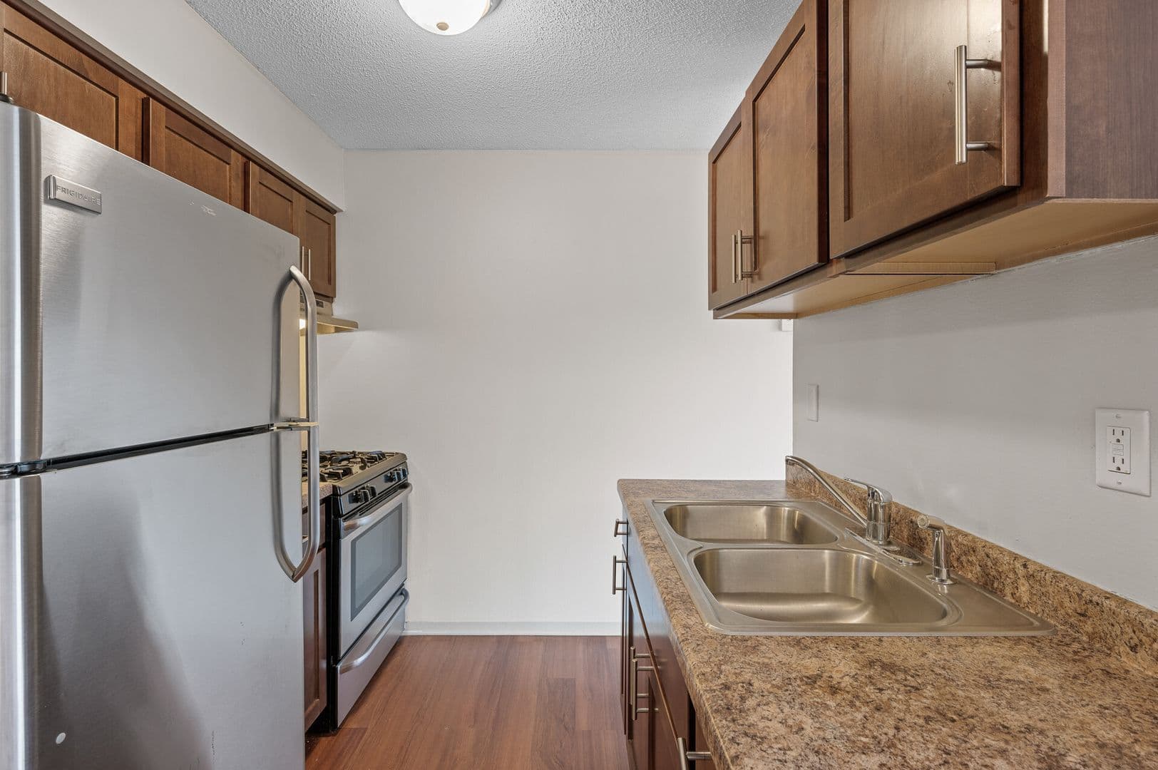Burnsville Apartment: Cedar Valley Apartments