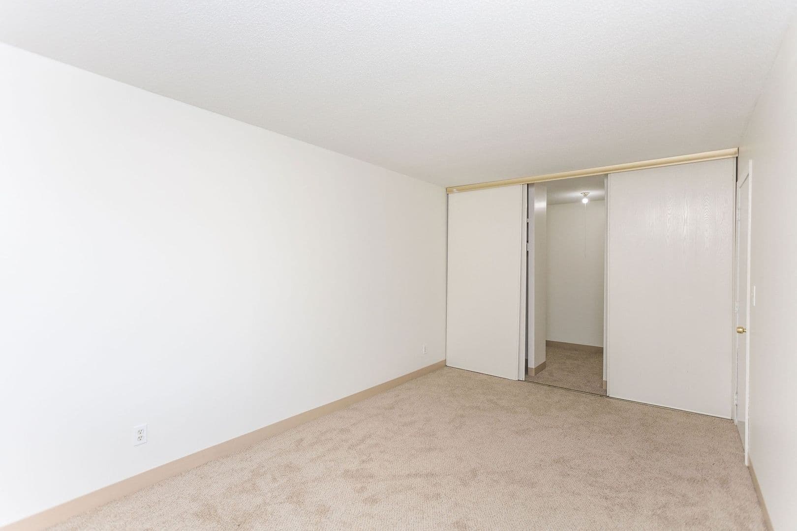 COON RAPIDS Apartment: 2400 109th AVE NW