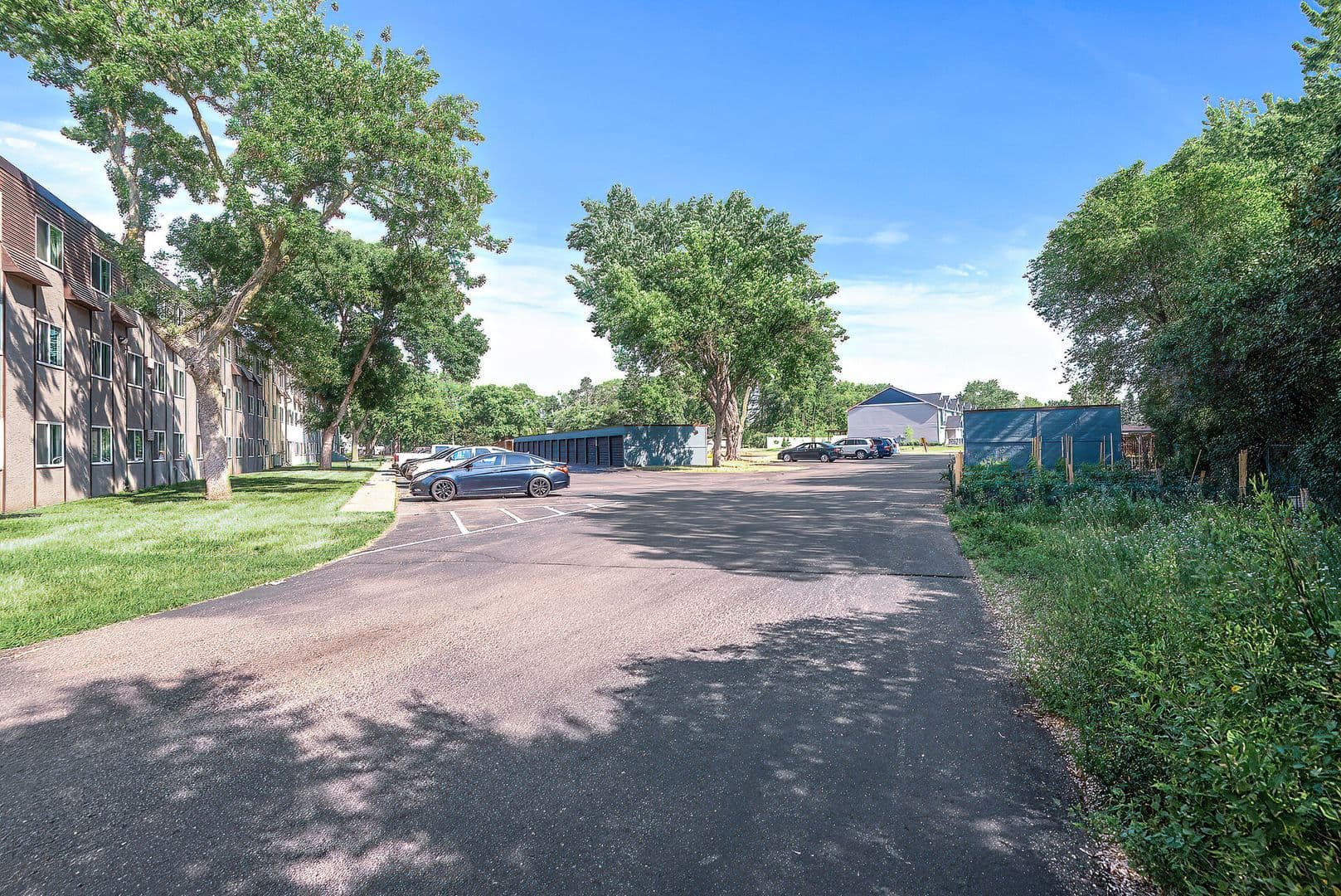 COON RAPIDS Apartment: 2400 109th AVE NW