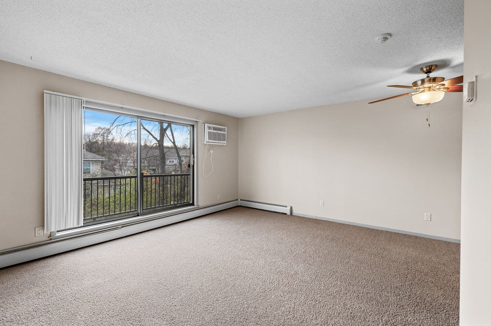 Burnsville Apartment: Cedar Valley Apartments