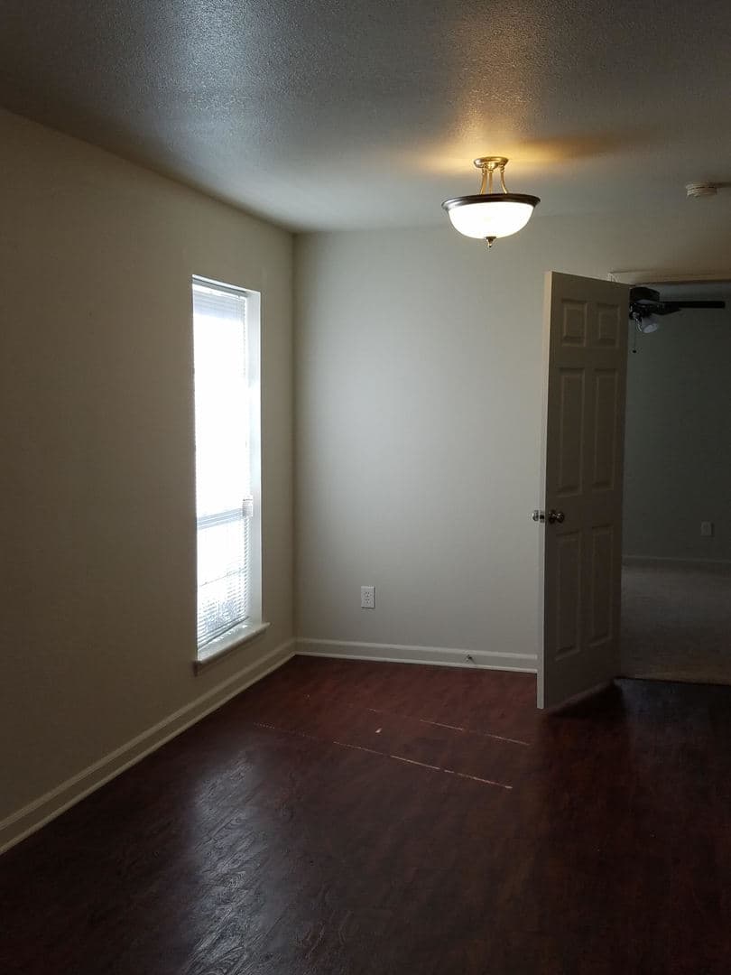 Galveston Apartment: 217 Church St