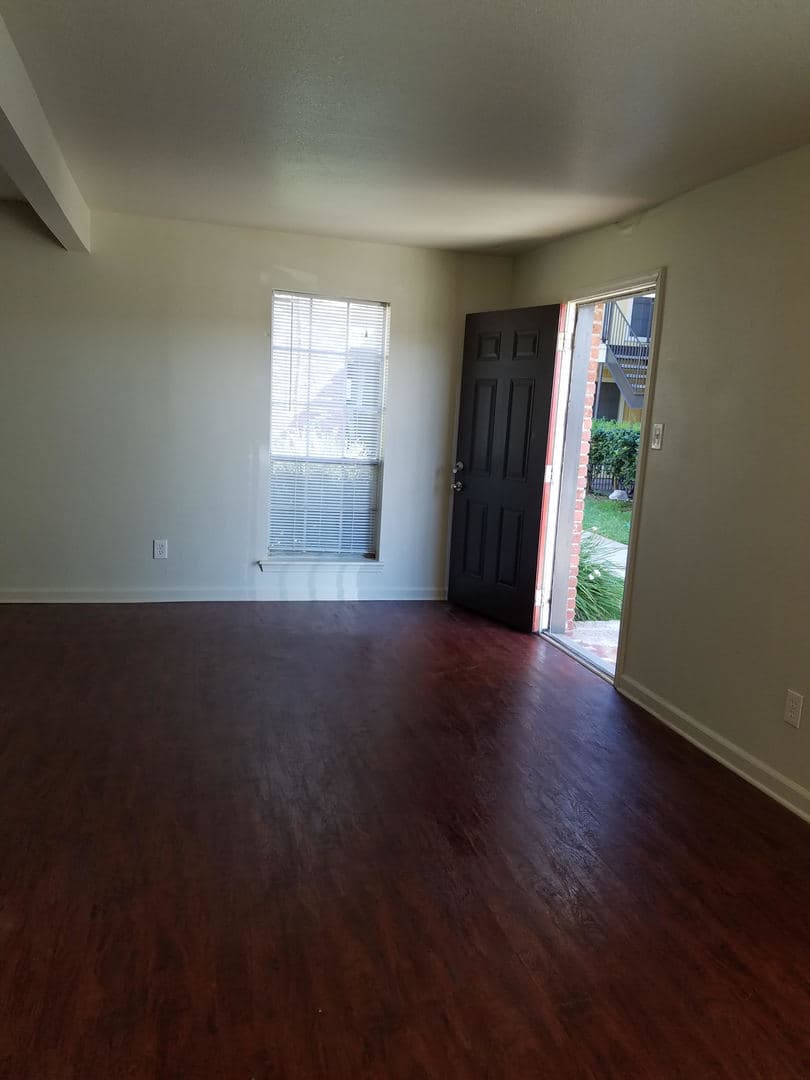 Galveston Apartment: 217 Church St
