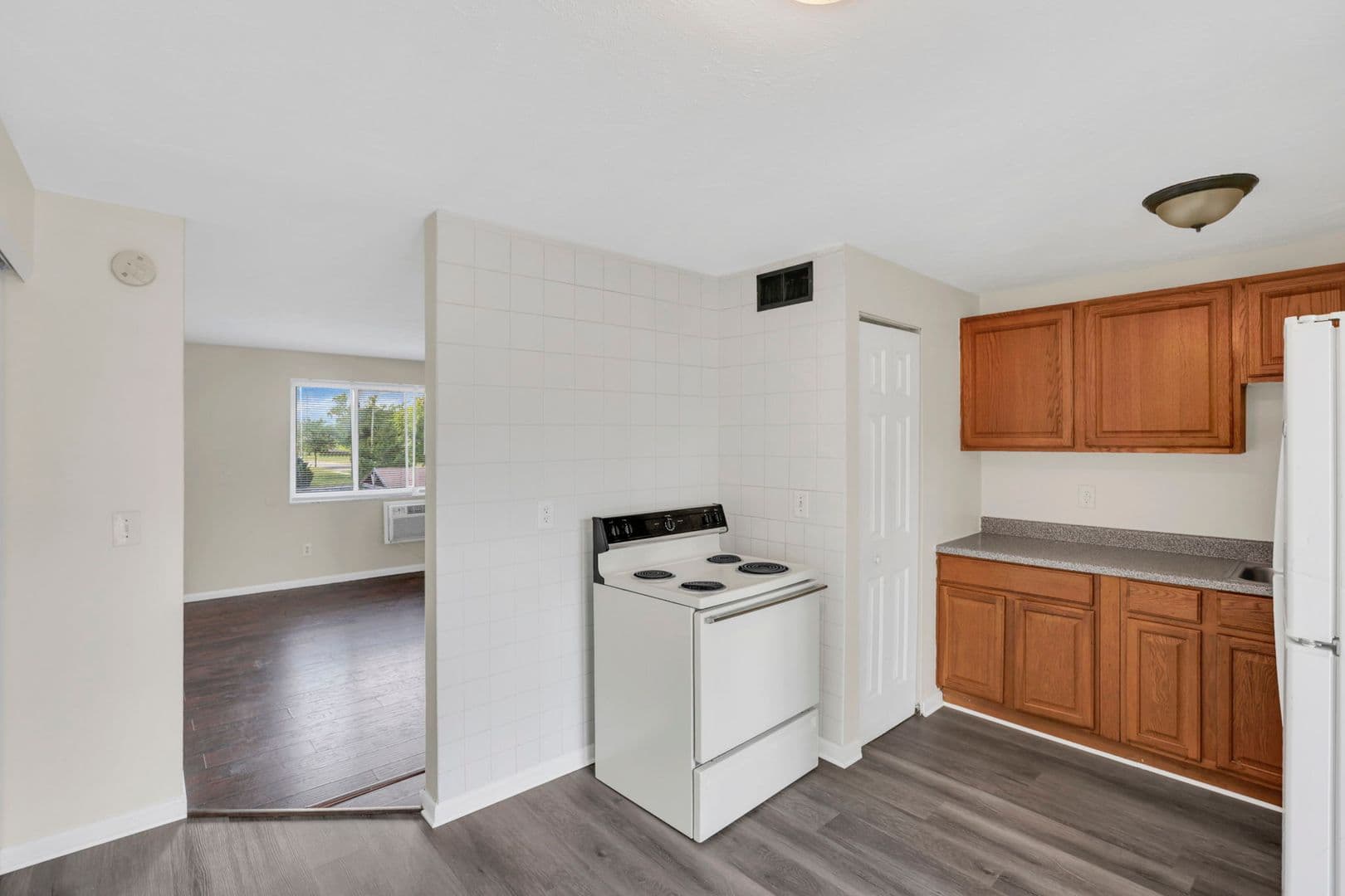 Columbus Apartment: 861 Kingsford Rd