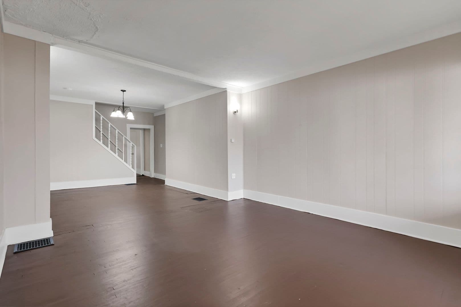 Columbus Apartment: 2709-2711 Sullivant Ave