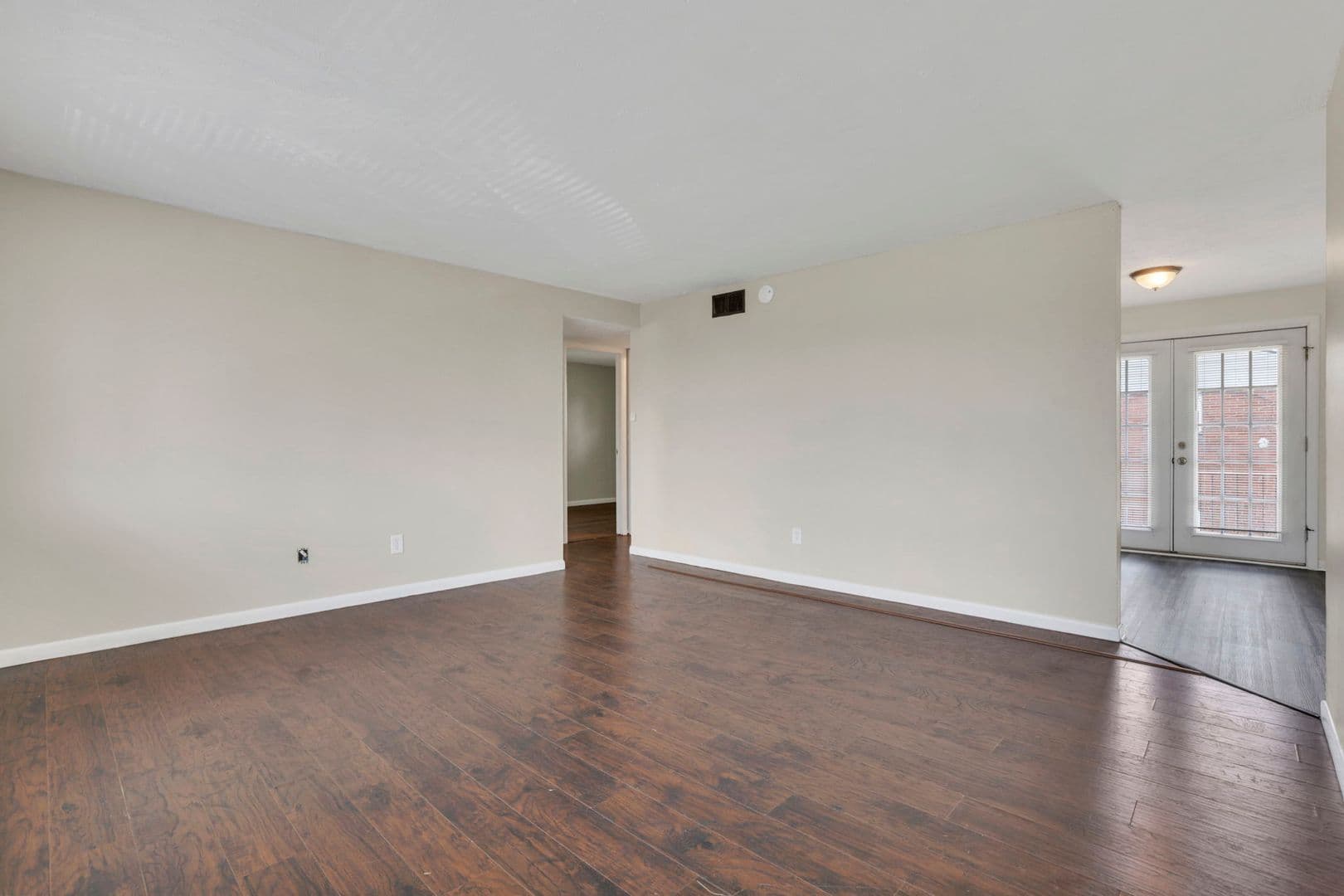 Columbus Apartment: 861 Kingsford Rd