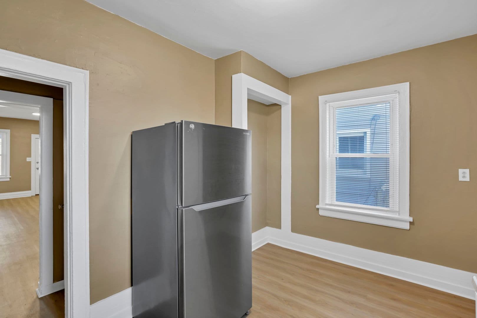 Columbus Apartment: 2545-2547 Sullivant Ave