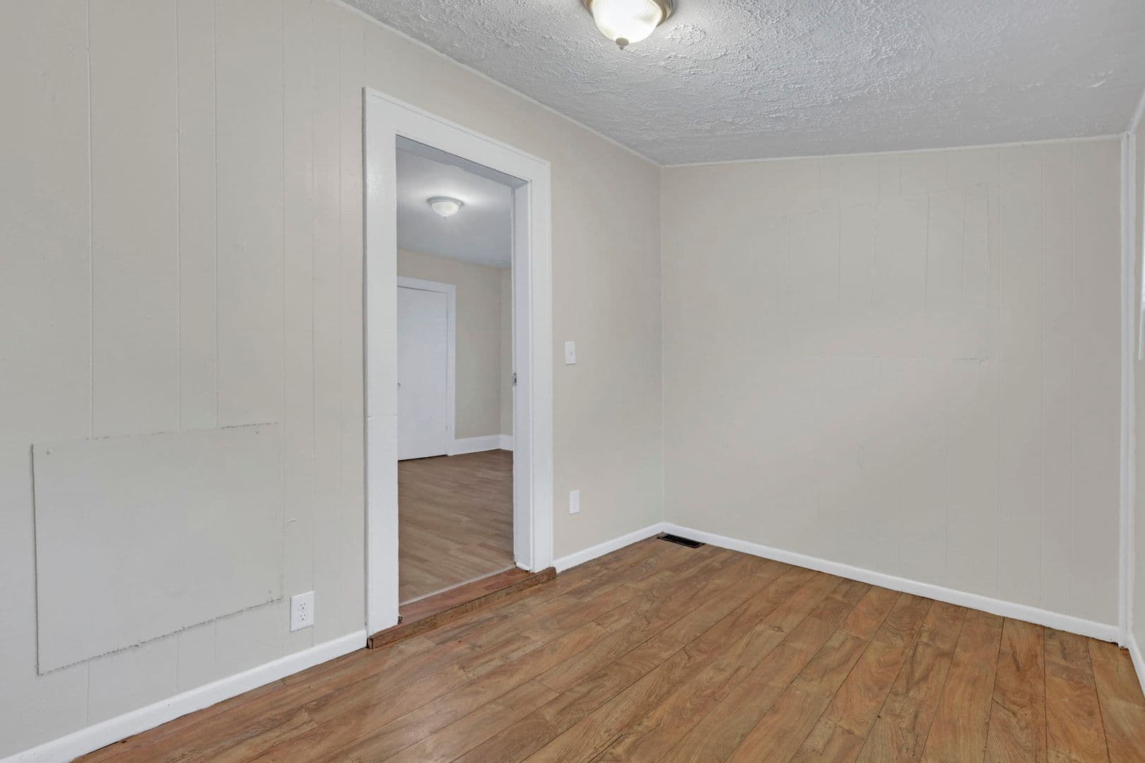 Columbus House: 243 N Wayne Ave
