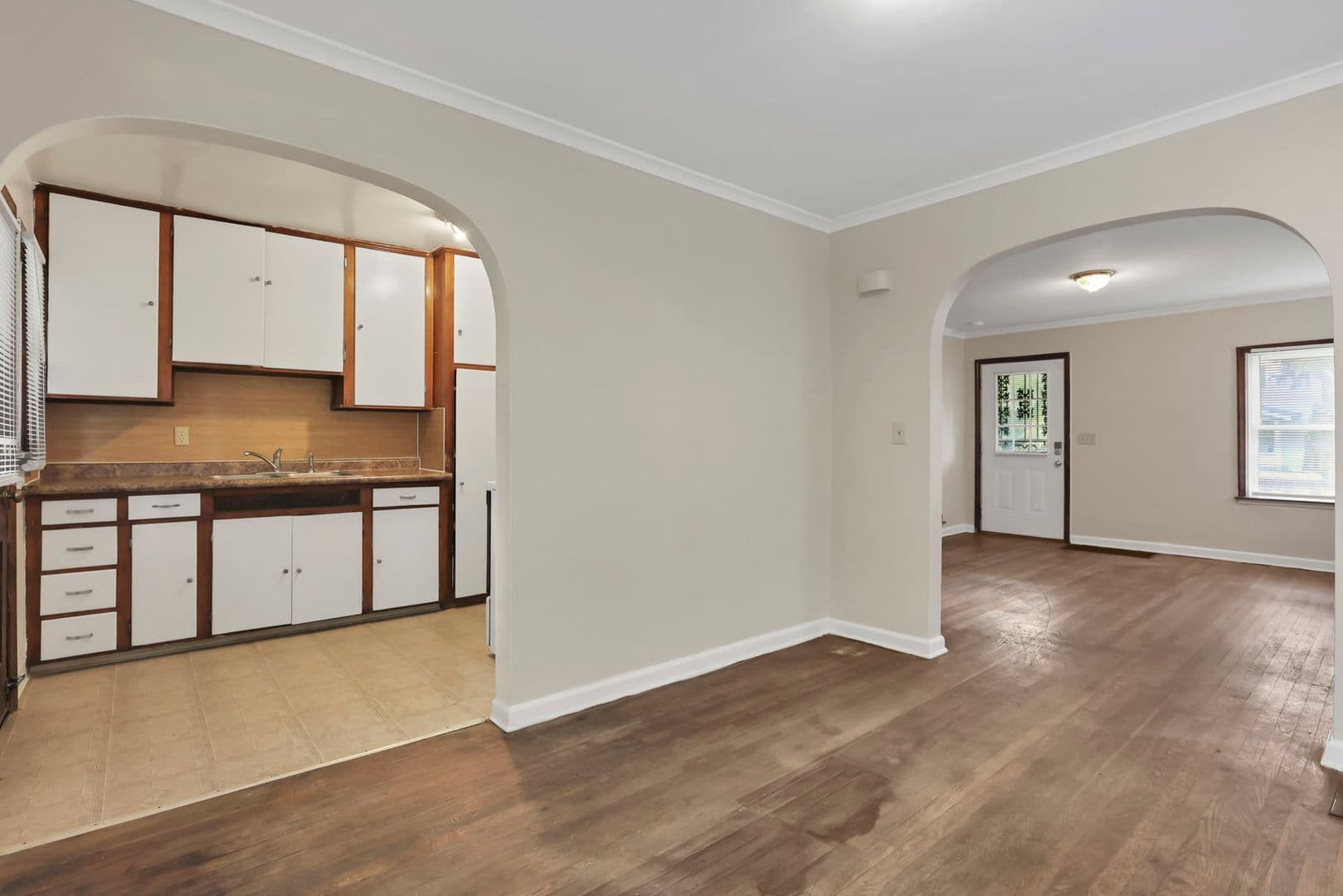 Columbus Apartment: 47-53 S Burgess Ave